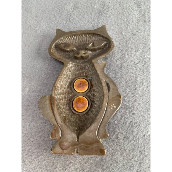 Vintage Cast Iron Cat-Shaped Dish With Amber Accents - Picture 4 of 8